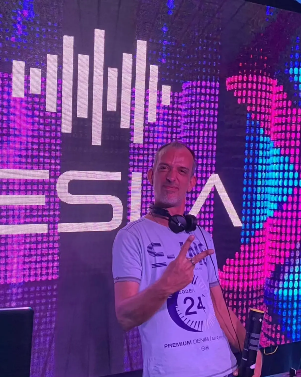 DJ Tesla-Musikparty